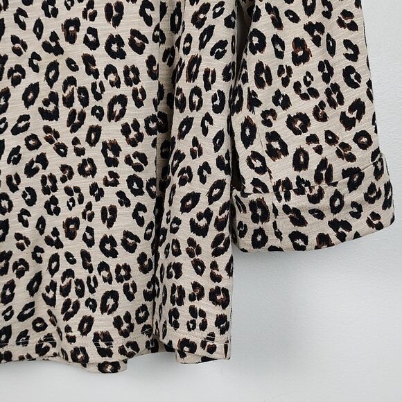 Chico's Leopard Print Bracelet Sleeve Tab Top Blouse Cotton Modal Blend Size L - Picture 4 of 10